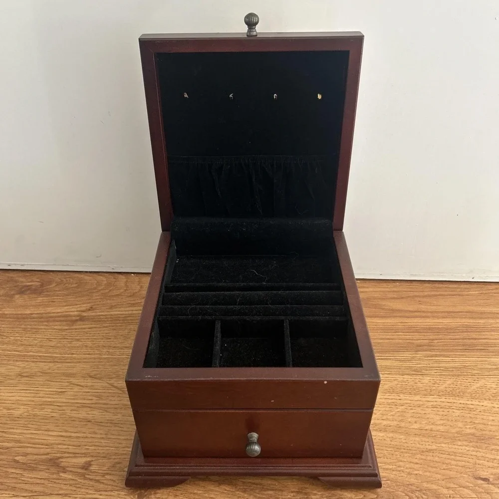 Tri Coastal Design Art In Motion Wood Jewelry Box GUC